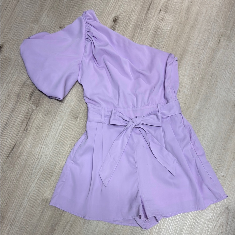 Entro Lavender One-Shoulder Puff Sleeve Romper